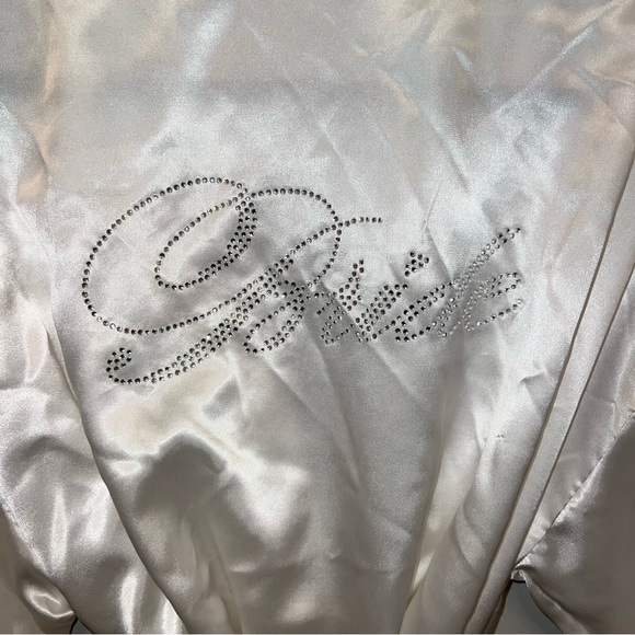 Bride Robe - Picture 2 of 6